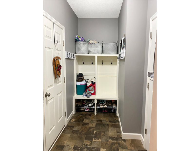 20890-Current-Design-mudroom