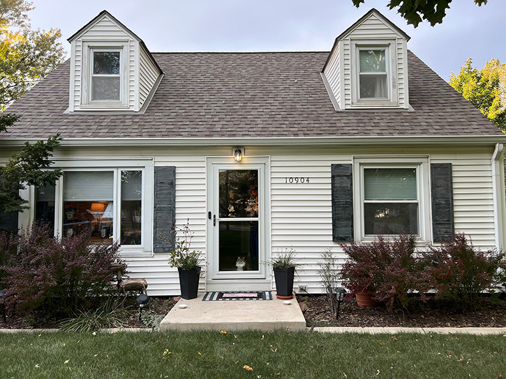 10904-w-marion-st-current-design-exterior